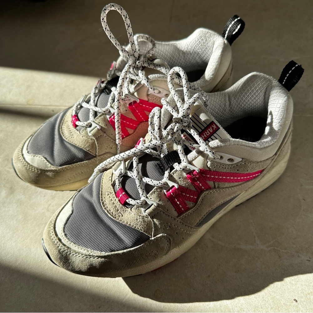 Karhu fusion 2.0 sneakers in magenta and grey unisex size 5.5